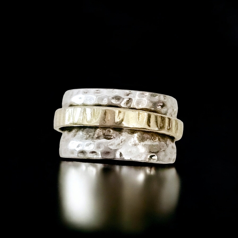 Silpada Ring Two-Tone Sterling Silver Hammered Wide Spinner Band R1476